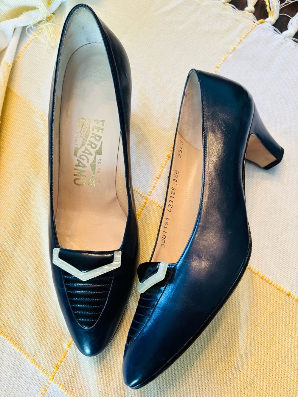 Salvatore Ferragamo Vintage Leather Pumps Navy Low 2” Heels Classic luxury Italy